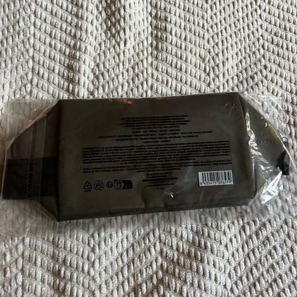 ๐ค New JEAN PAUL GAULTIER Toiletries Bag๐ค - Picture 3 of 5